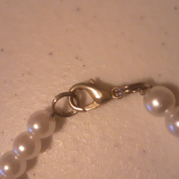 Child's Faux Pearl Bracelet - Picture 2 of 2